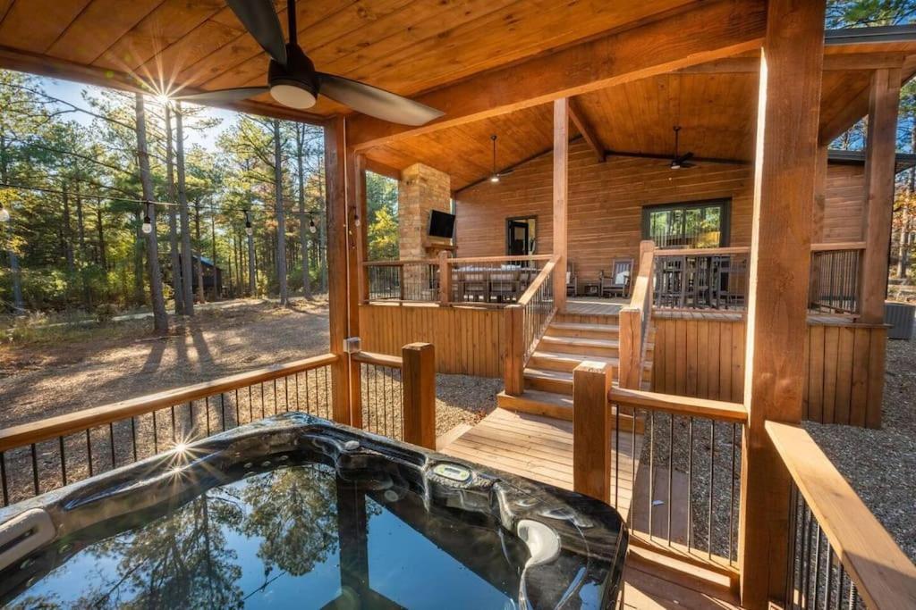 The Blaylock Cabin, 2 King, Hot Tub, Pet Friendly! Broken Bow Exterior foto