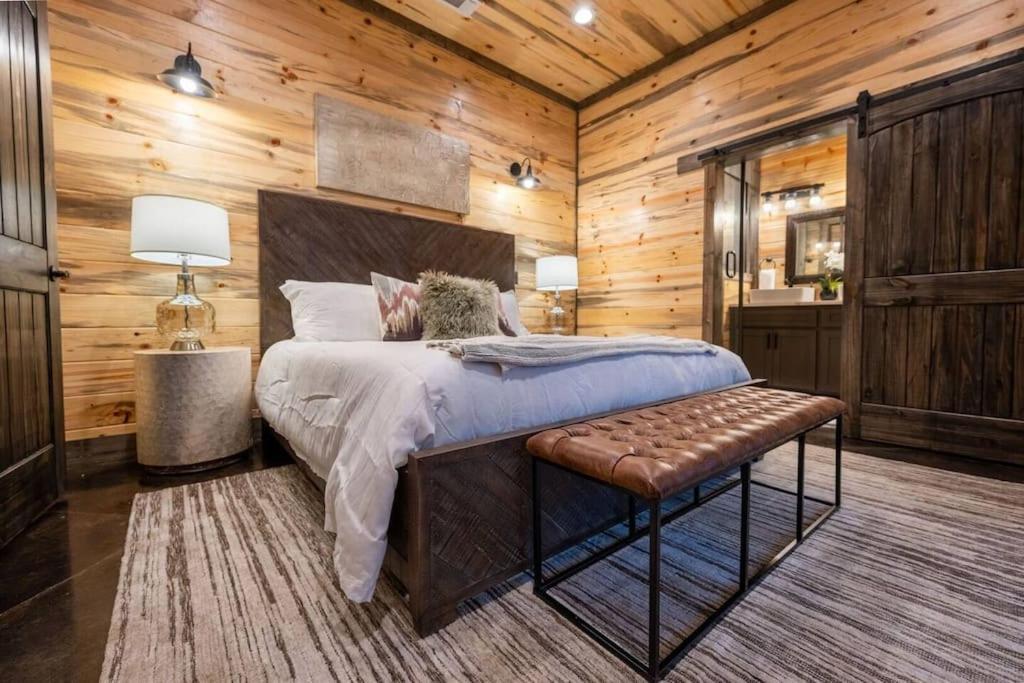 The Blaylock Cabin, 2 King, Hot Tub, Pet Friendly! Broken Bow Exterior foto